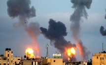 الجيش الإسرائيلي يقصف مواقع في قطاع غزة ردًا على إطلاق بالونات حارقة