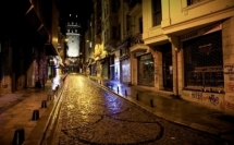 شوارع وميادين إسطنبول تخلو من زوارها مع سريان حظر التجول