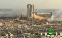 شهر بعد الانفجار الهائل : اندلاع حريق كبير في مرفأ بيروت