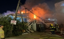 اندلاع النيران بمطعم في القدس ومخاوف من انهياره