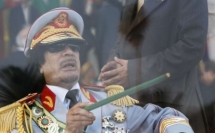 تقارير: القذافي خبأ ملايين الدولارات قبل اغتياله بأيام