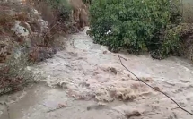 الاطفاء والانقاذ : ‘ نناشد المواطنين الامتناع عن دخول مسارات المياه والفياضانات ‘