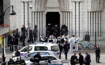 فرنسا: مقتل 3 أشخاص وإصابة آخرين بهجوم بسكين قرب كنيسة في مدينة نيس
