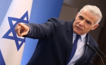 زعيم المعارضة الإسرائيلي، يائير لابيد يهاجم نتنياهو ورئيس الوزراء الإسرائيلي بنيامين نتنياهو يتهرب من الرد