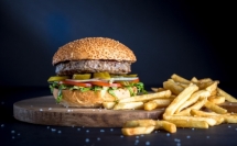 burger saloon فرع الناصرة بحملات خاصه لعيد الام