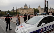 أنباء عن هجوم جديد في فرنسا - إطلاق الرصاص على مسلح بسكين صرخ الله أكبر في مدينة أفينيون