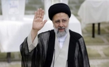 الإعلان عن مصرع الرئيس الإيراني ومسؤولين إيرانيين آخرين بعد تحطم طائرتهم