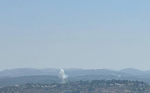 اشتعال النيران في شلومي جراء القصف الصاروخي من جنوب لبنان.