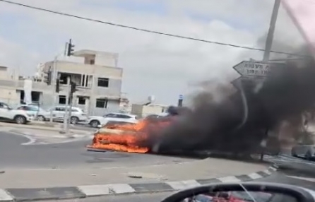 النيران تأتي على سيارة بمفترق الخانوق في الناصرة